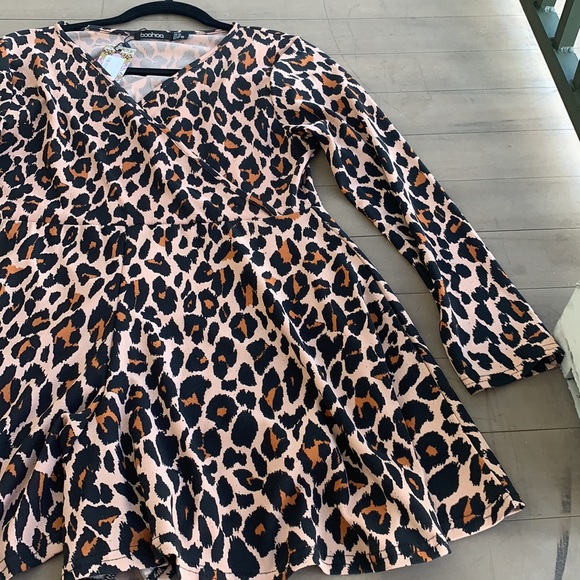 Unworn Leopard Long Sleeve Playsuit Size 16 - Picture 4 of 14